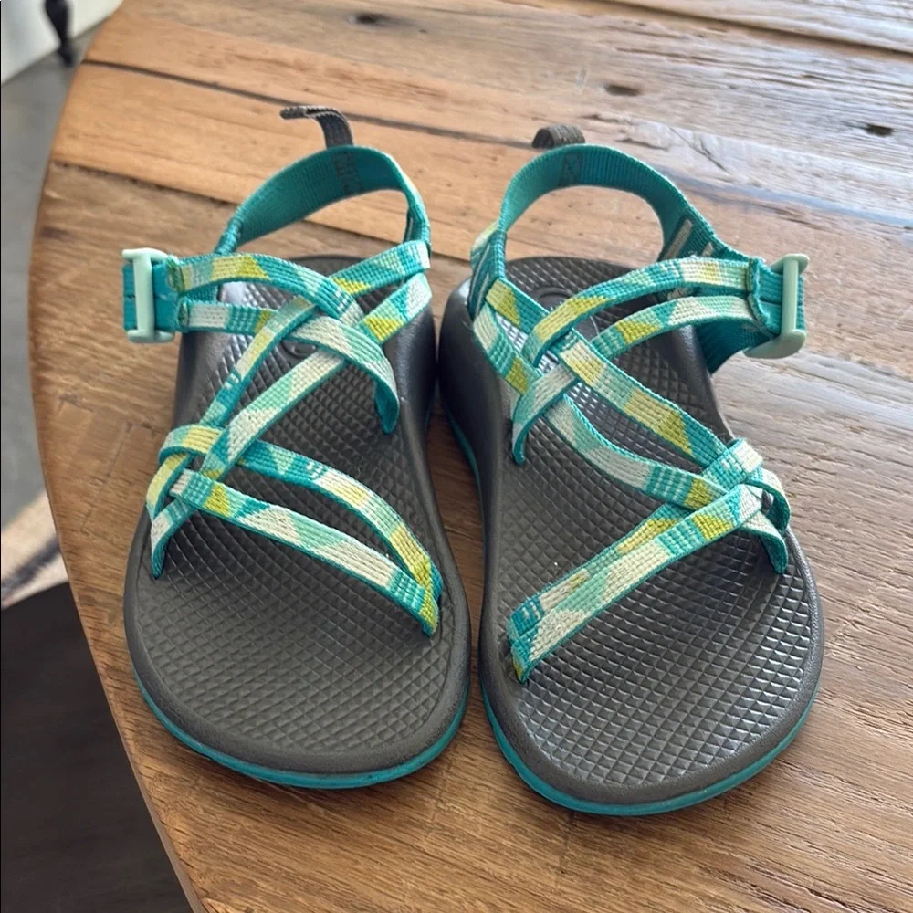 Chacos - Girls Size 2